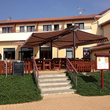 Apartmany, Penzion, Wellness U Zlate Rybky 비슈코브 외부 사진